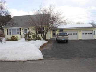 14 Mountain View Cir, Southampton, MA 01073