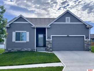 7764 N 112th St, Omaha, NE 68142
