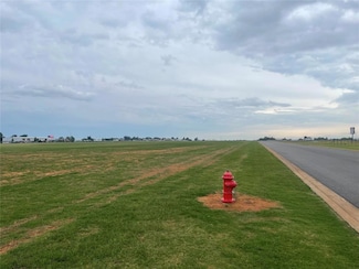 7 E Waylon Cir, Weatherford, OK 73096