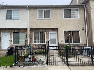 38 Skyline Dr, Staten Island, NY 10304