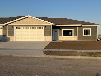 921 S Willet St, Aberdeen, SD 57401