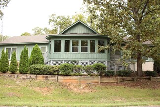 67 Lakeside Dr, Eclectic, AL 36024