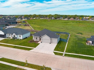 2718 Wet Stone Dr, Salina, KS 67401
