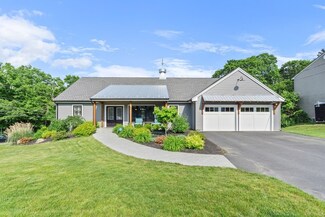 33 School St, Upton, MA 01568
