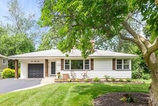 938 Greenwood Dr, Wheaton, IL 60189