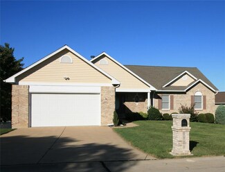 2320 Delaware Dr, Saint Charles, MO 63303