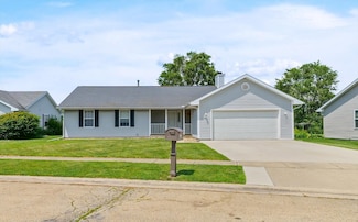817 Park Dr, Rantoul, IL 61866