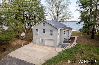 6789 W 76th St, Baldwin, MI 49304