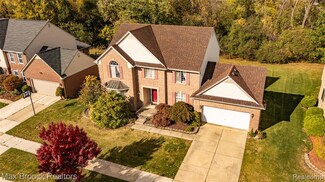 2931 Briarwood Dr, Troy, MI 48085