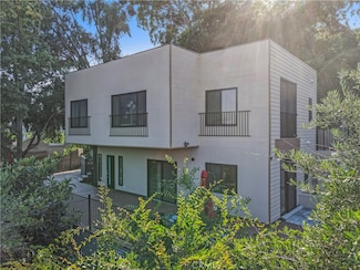 2315 Loma Vista Place, Los Angeles, CA 90039