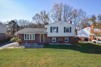 1740 Parker Ln, Vinton, VA 24179