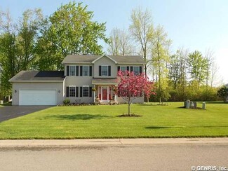 3 Ashview Dr, North Chili, NY 14514