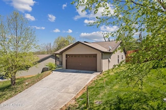 10266 Boston Ln, Knoxville, TN 37932