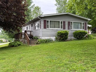 210 George St, North East, PA 16428