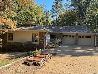 7 Camarzana Ln, Hot Springs Village, AR 71909