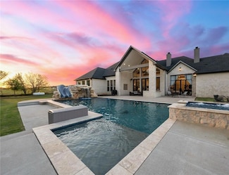 1351 River Rd, Waco, TX 76705