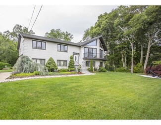 17 Holly Dr, North Dartmouth, MA 02747
