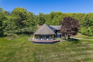 122 Coachmans Way, Hartford, VT 05001