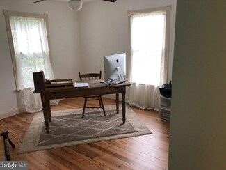 27 W Water St, Smithsburg, MD 21783