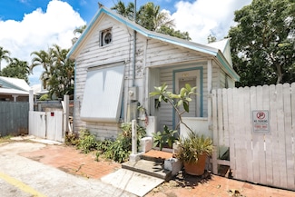 905 Pohalski St, Key West, FL 33040
