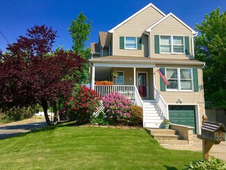 16 Illinois Ave, Port Monmouth, NJ 07758