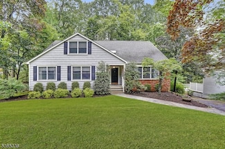 4 Deborah Dr, Morristown, NJ 07960