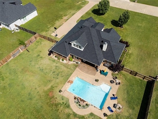 4512 Windsor Park Ln, Kilgore, TX 75662