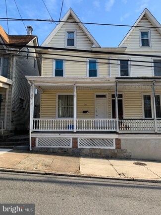 206 Pine St, Steelton, PA 17113