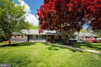 5 Boulder Brook Dr, Wilmington, DE 19803