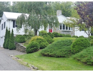 566 East St, Williamsburg, MA 01096