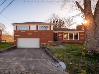 19 Aliff Ln, Saint Albans, WV 25177