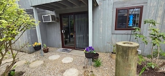 855 W Main St Unit 15, Hyannis, MA 02601
