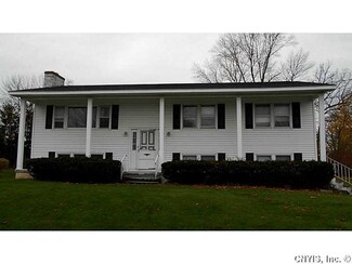 43 Wegman St, Auburn, NY 13021