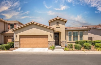 3260 Alps Ln, Clovis, CA 93619