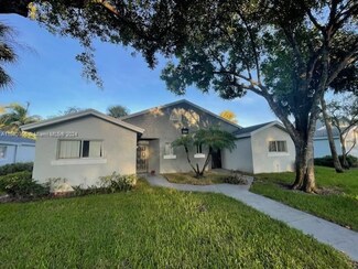 1080 Lake Victoria Dr Unit B, West Palm Beach, FL 33411