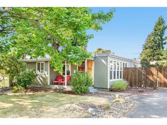 8037 NE Going St, Portland, OR 97218