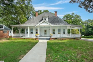 915 S Harper St, Laurens, SC 29360