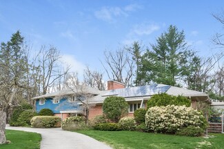 40 Oak Hill Rd, Worcester, MA 01609