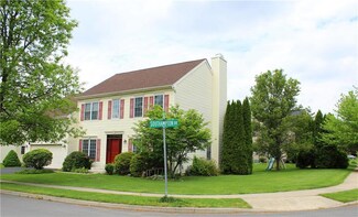 2121 Southampton Dr, Macungie, PA 18062