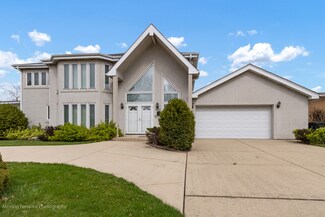 5657 S Crescent Ave, Park Ridge, IL 60068