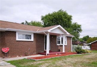 1005 Locust Dr, Monaca, PA 15061