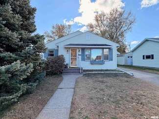 1043 14th Ave S, Clinton, IA 52732