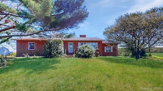 893 Pear Tree Ave, West Point, VA 23181