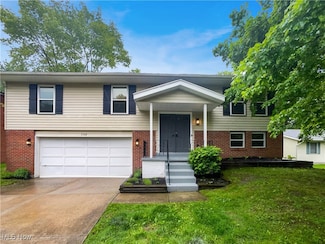 2568 Celia Dr, Stow, OH 44224