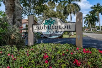 236 Pebble Beach Cir Unit 205, Naples, FL 34113