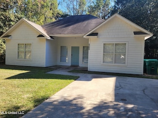 6265 W Itawamba St, Bay Saint Louis, MS 39520