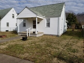 213 Lee Ave, Nitro, WV 25143