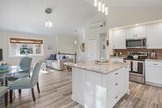 96 Indian Hill Rd, Worcester, MA 01606