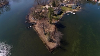 12387 Sunset Point Dr, Plainwell, MI 49080