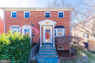 2408A Burke Ave, Alexandria, VA 22301